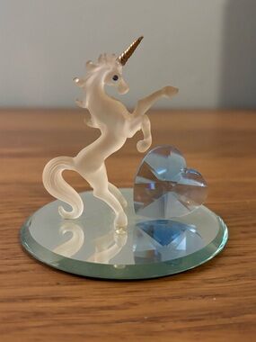 Glass Baron Sparkle Unicorn handcrafted glass frosted unicorn gold-toned horn.